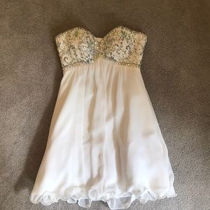 Beautiful Strapless Dress!